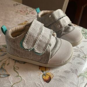 Ten Little Baby Shoes Size: 4